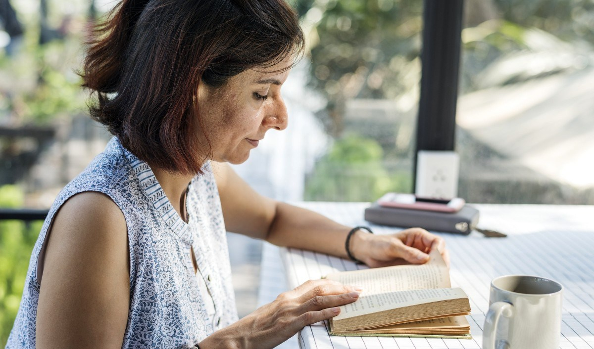 reading woman