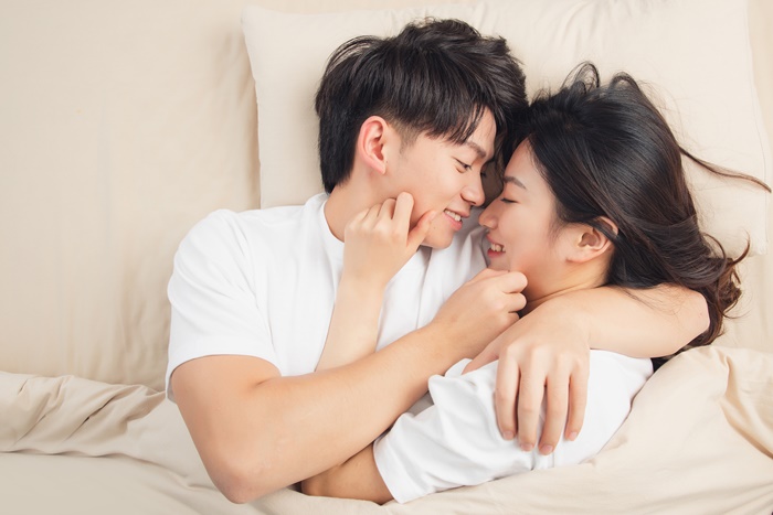 伴侣│夫妻│亲密举动│愈闷愈伤
